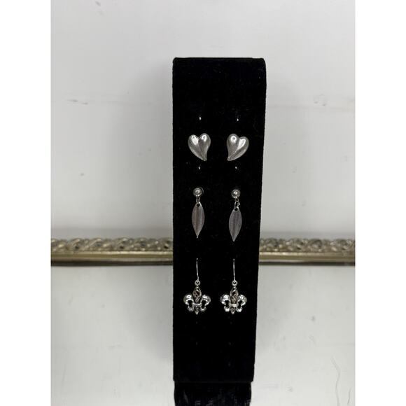 Set of three Silver Tone Vintage Earrings, Silver Heart Studs, Leave Drop Earrin - Picture 2 of 10